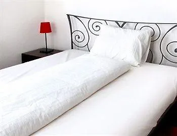 Swiss Star District 4 - Contactless Self Check-in Apartment Zürich